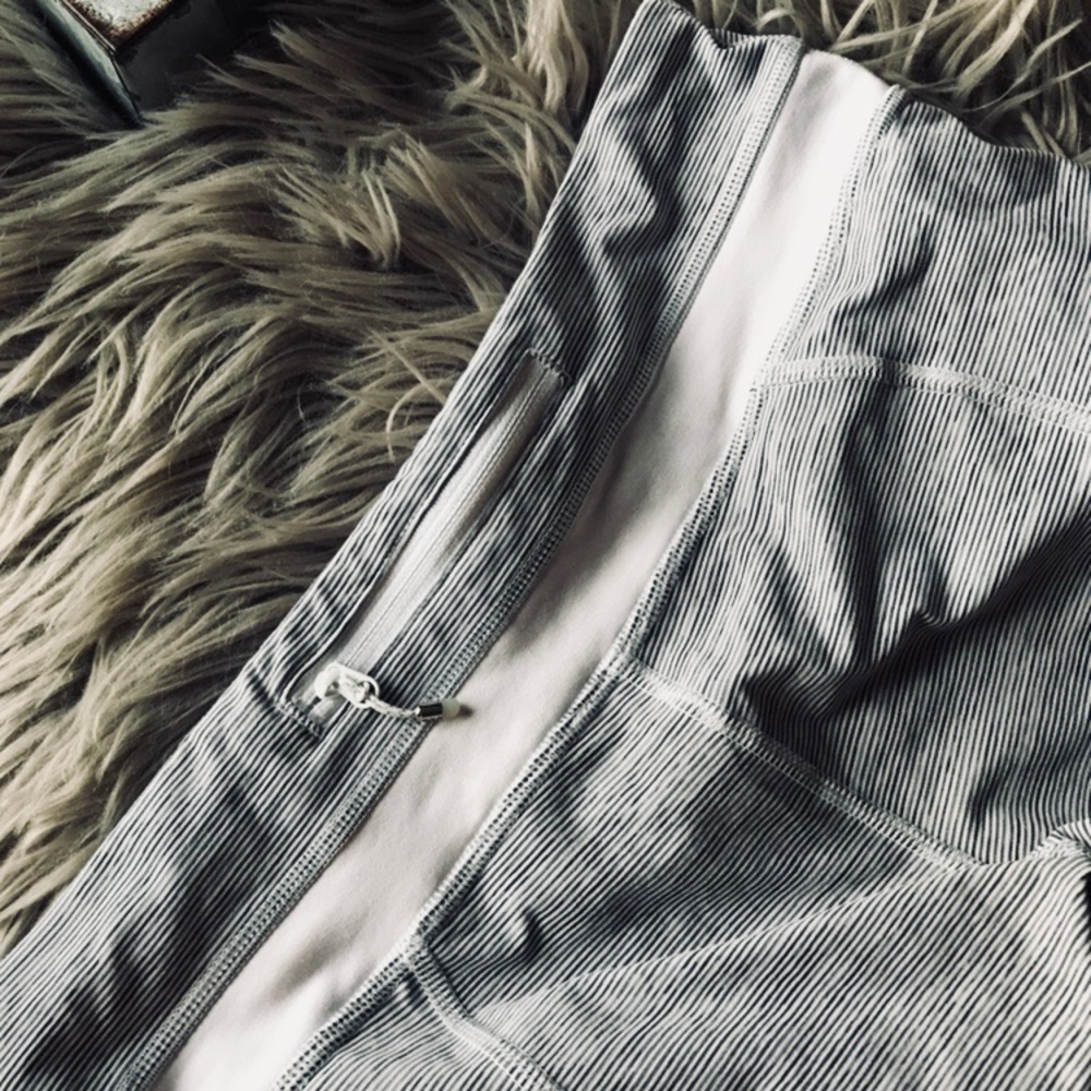 💢SOLD💢{ lululemon leggings } - Picture 3 of 6